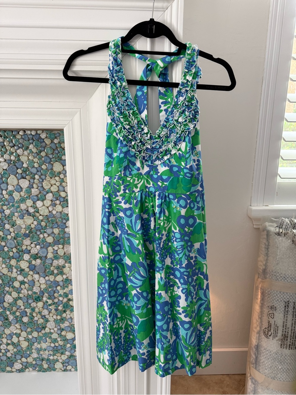 Lilly Pulitzer Blue & Green Floral Halter Dress Size 4 “Bee in Your Bonnet” - Picture 3 of 8